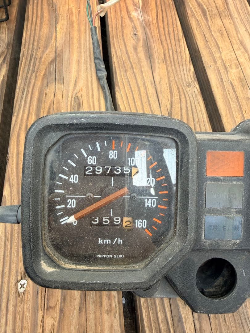 ホンダのCB250RSのメーターパネル