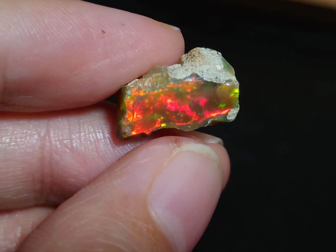 エチオピアウェロ産　オパール　ジュエリーグレード　 原石 鉱物標本