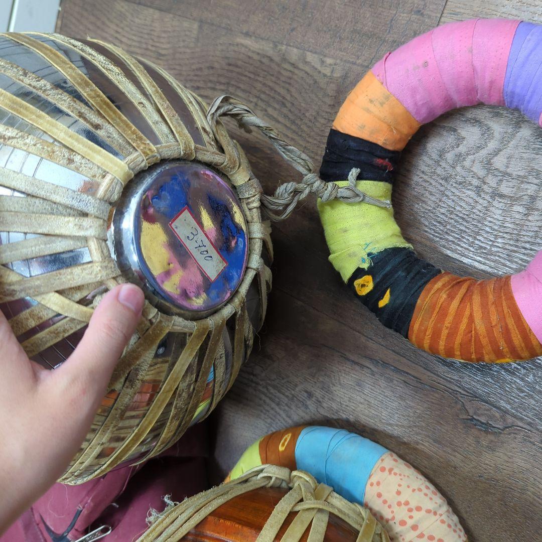 インド打楽器 タブラ&バヤンセット 台座付き