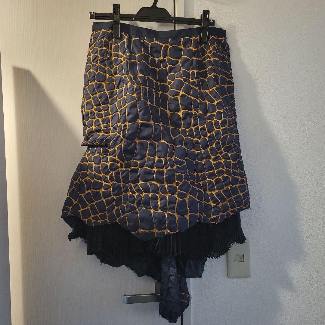 sacaiのイレギュラーヘムのスカート