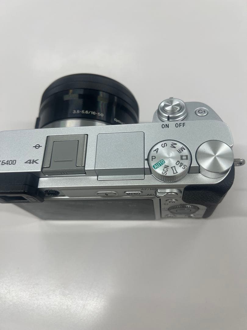 SONYα6400シルバーボディ+16-50mmレンズキット美品➕メモリーカード