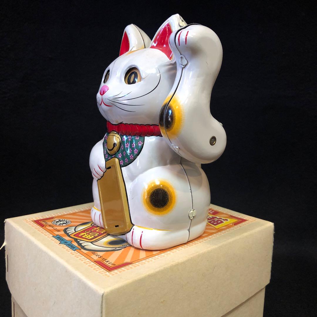 ブリキのまねき猫