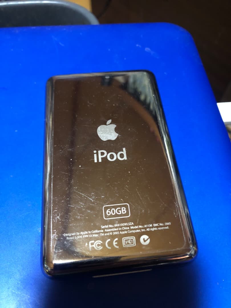 iPod Classic 第5世代 60GB 　液晶微欠陥　電池元気