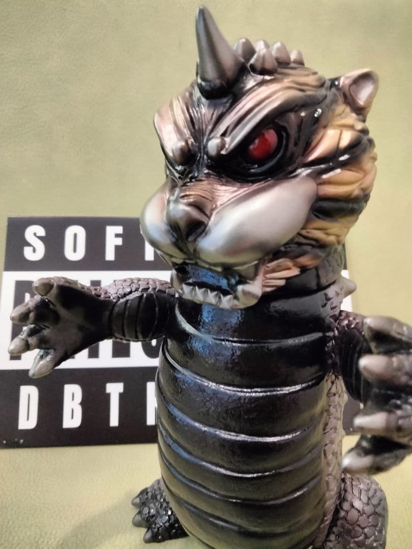 ソフビ　DBTHTOYS　涅槃怪獣ニルヴァ　izumonster　安楽安作