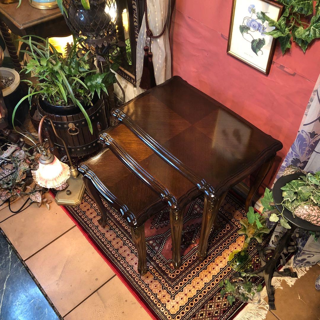 ヴィンテージ ブリティッシュ　アンティーク　３連　猫脚　ネストテーブル