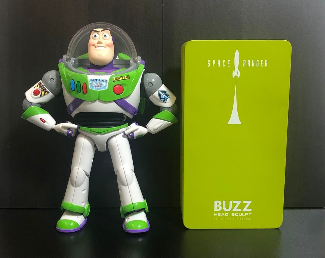 トイストーリー　リアルポージングフィギュア　バズ・ライトイヤー　ヘッドパーツ付き