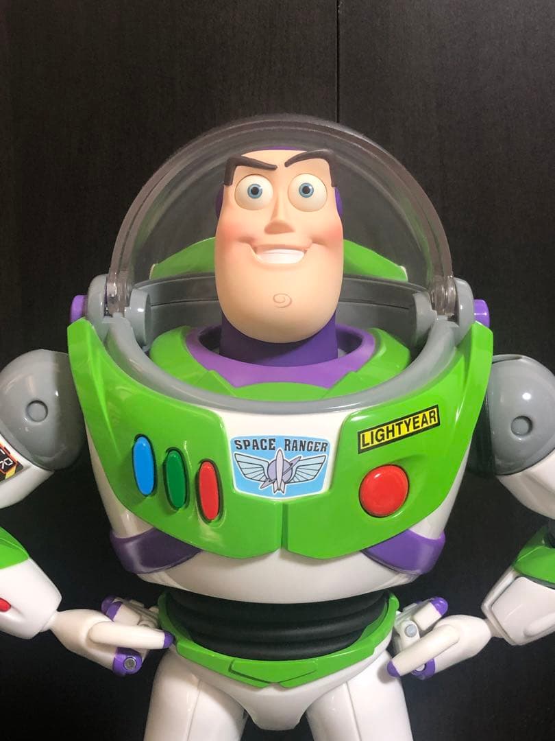 トイストーリー　リアルポージングフィギュア　バズ・ライトイヤー　ヘッドパーツ付き