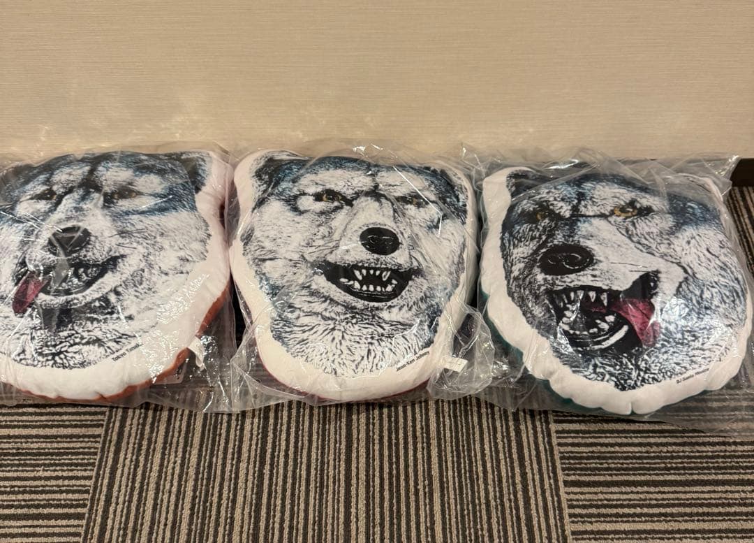 一番くじ　man with a mission c e f クッション