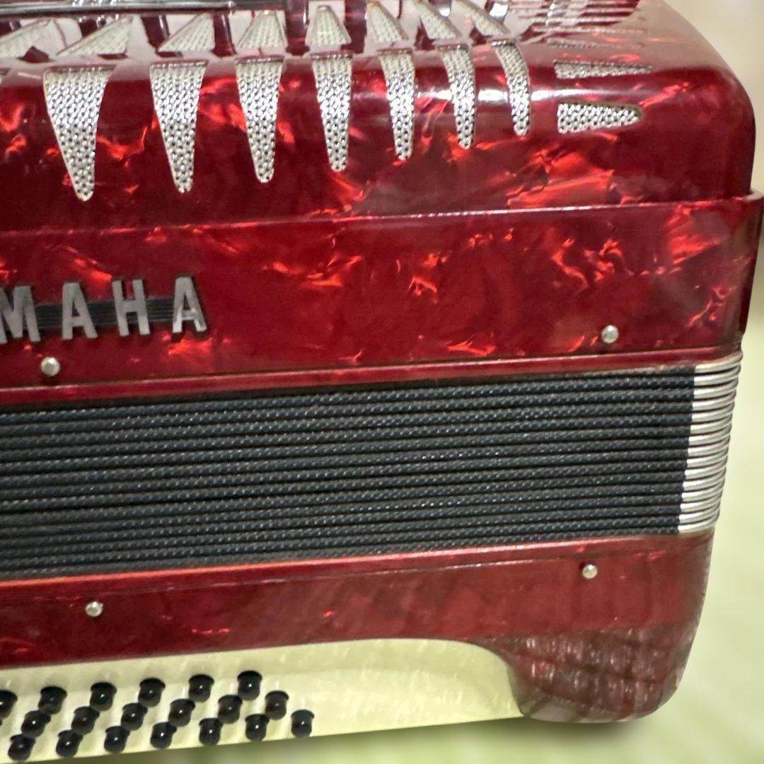 ヤマハ　YAMAHA アコーディオン　ピアノ　鍵盤　楽器　演奏　赤　ソフトケース