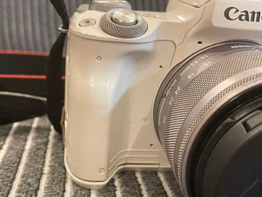 Canon EOS Kiss M ボディ&標準ズームレンズ