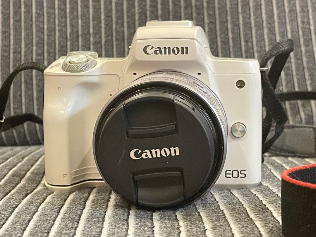 Canon EOS Kiss M ボディ&標準ズームレンズ