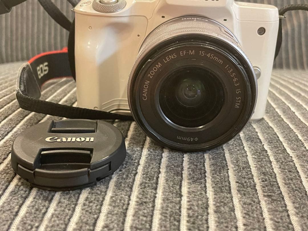 Canon EOS Kiss M ボディ&標準ズームレンズ