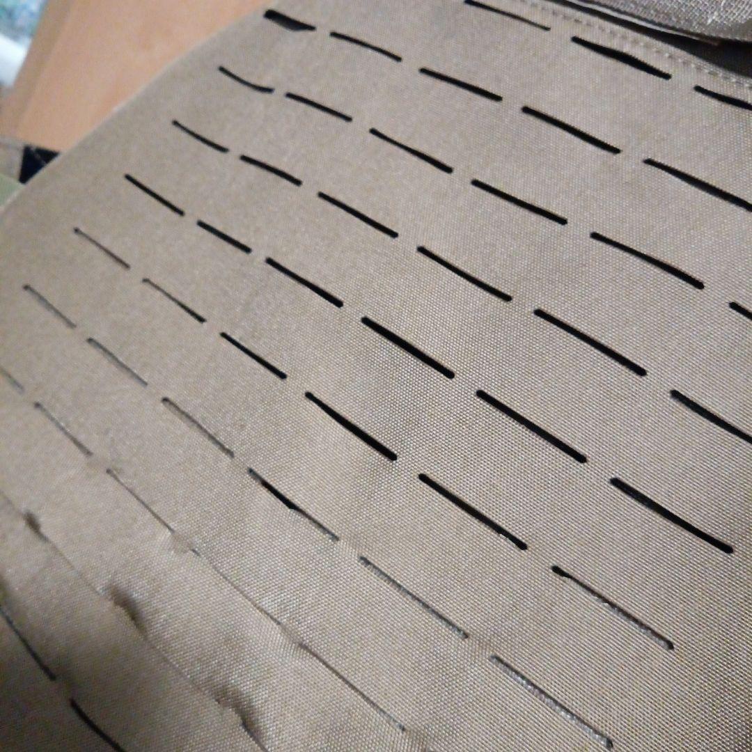 emerson gear プレートキャリア　タンカラー