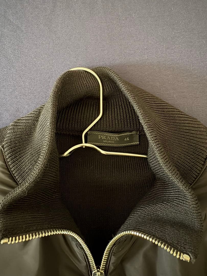 【タイムセール！】22AW PRADA ブラック ジップアップジャケット