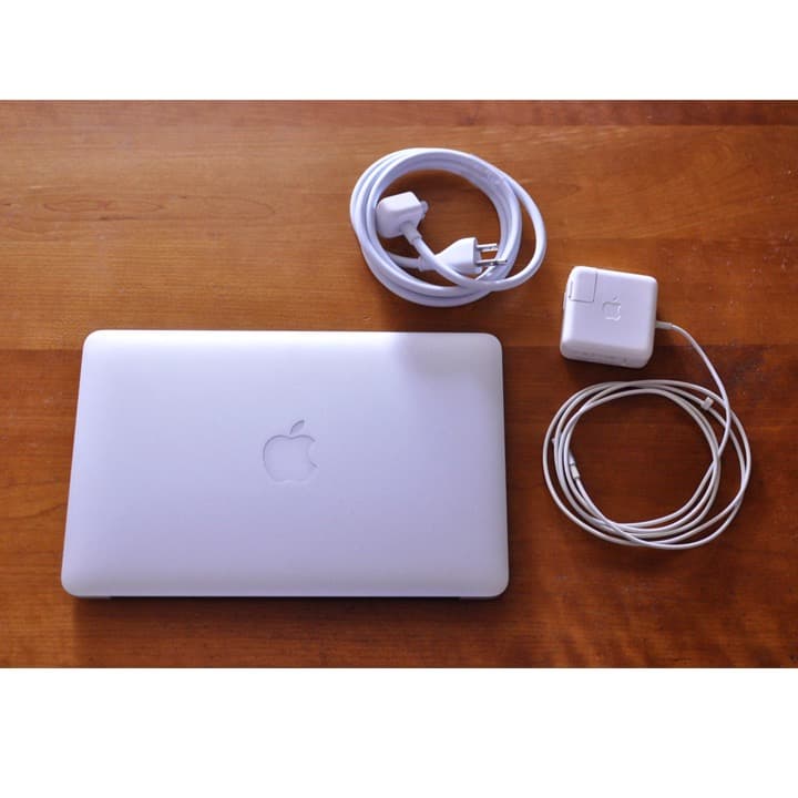 【美品】MacBook Air 11インチ 64GB SSD 2GB i5