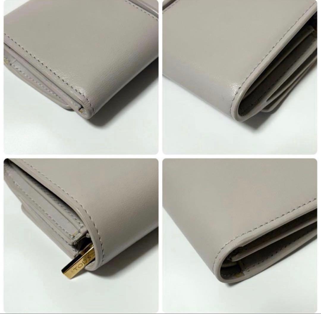 美品　トッズ T タイムレス レザー ウォレット　三つ折り財布　コンパクト