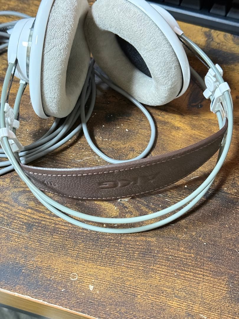 AKG K701-Y3 ヘッドホン