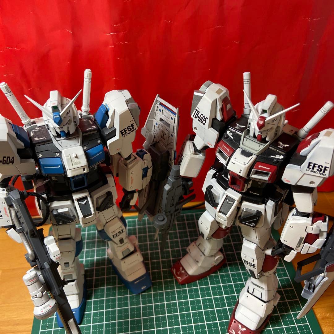 バンダイ　MGガンダム 4号機、5号機1/100 2体セット　全塗装　組み立済