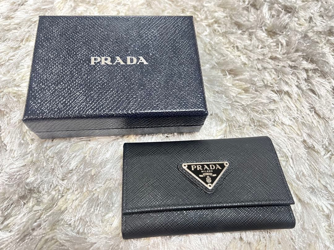 【彩香】PRADA レザーキーケース ブラック