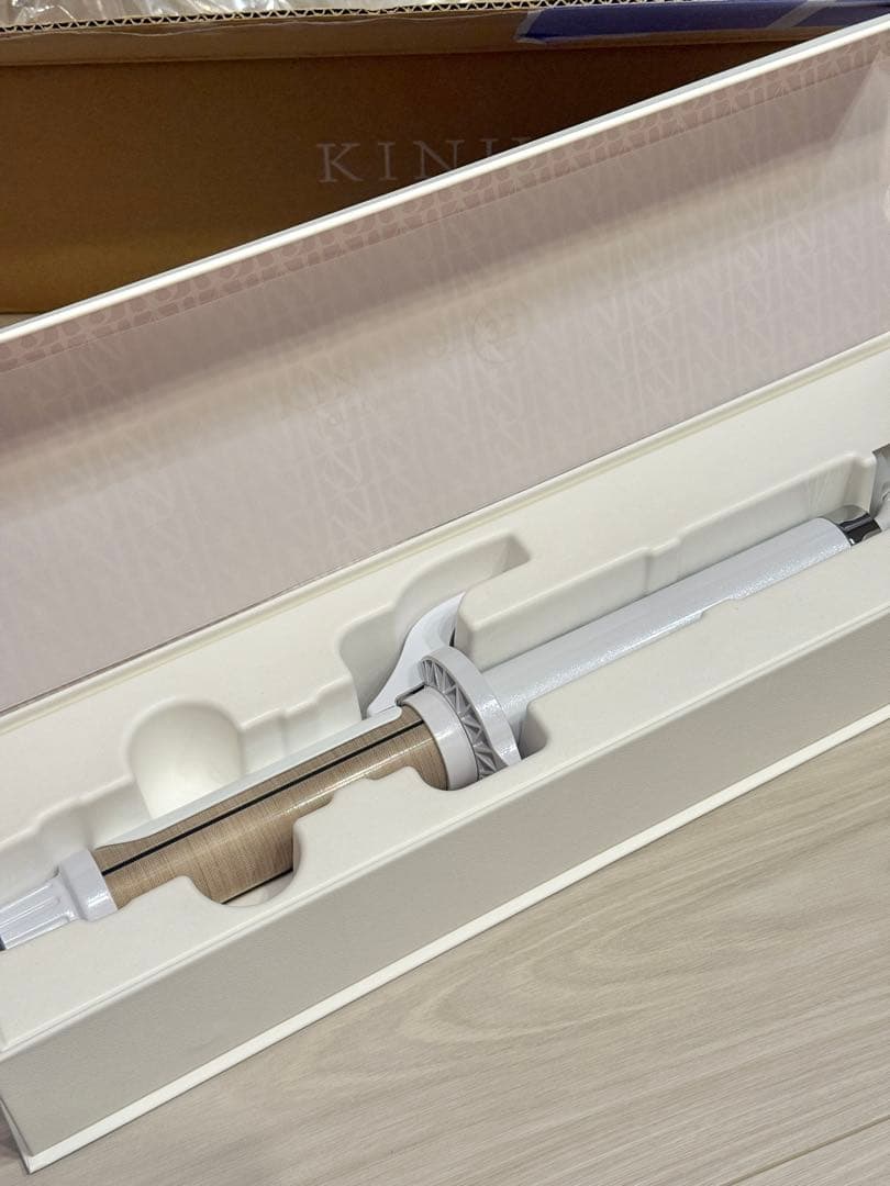 今だけ値引き中！新品！未使用 KINUJO カールヘアアイロン ホワイト