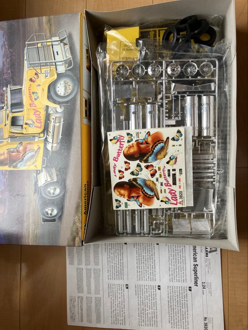 イタレリ 1/24 アメリカン スーパーライナー トラクターヘッド プラモデル