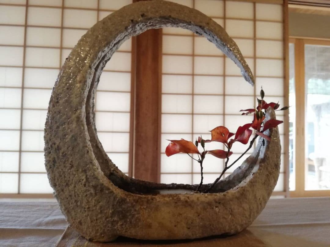 陶器製花器 円形 モダンデザイン