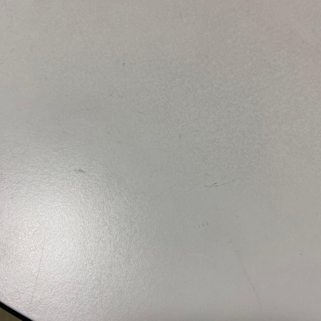 ダイニングテーブル Vitra Standards Tables