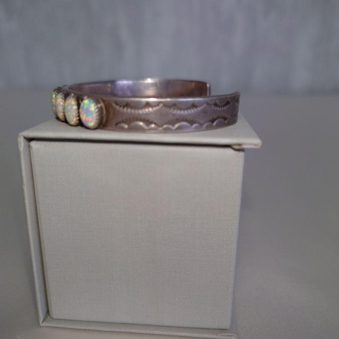 ズニ族 H.M COONSIS刻印あり シルバーバングル