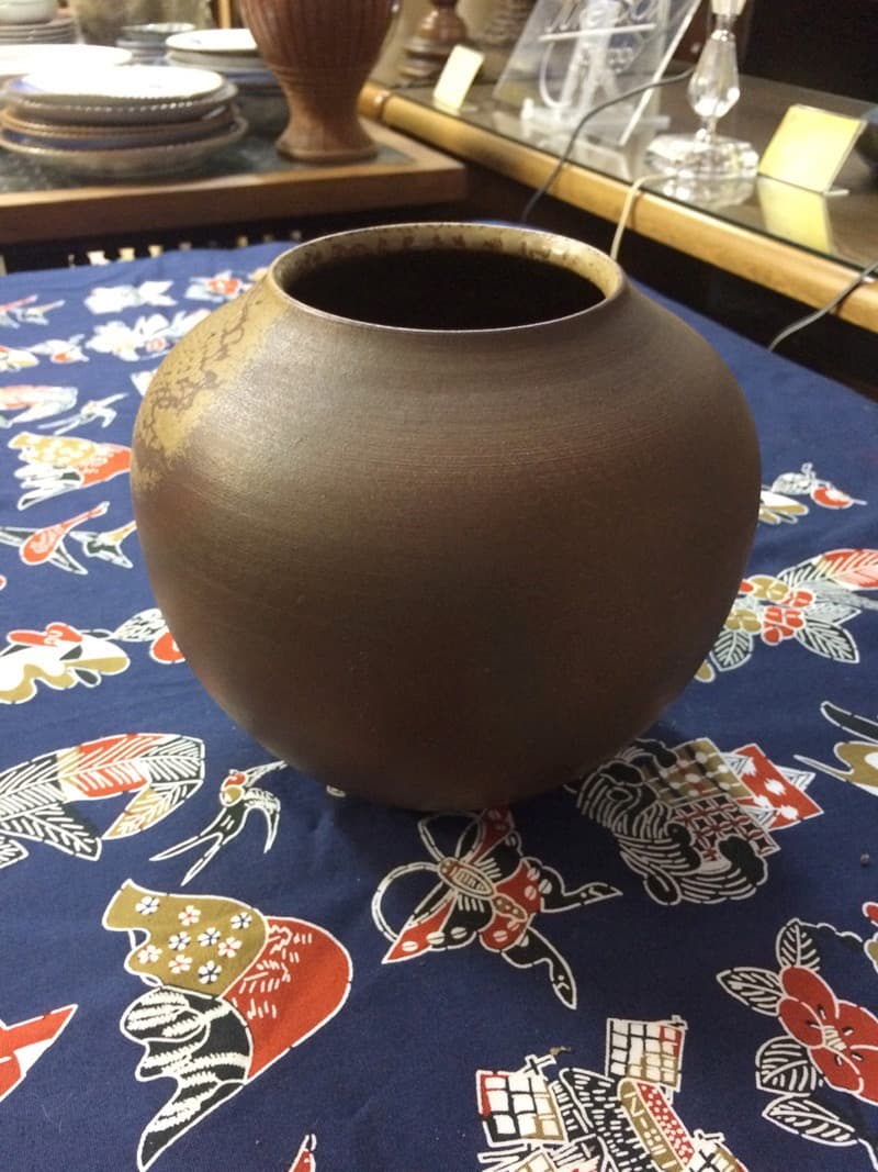 セール！・ 里見焼　花瓶　網紋様　石井豊 作　径；190　高；180mm