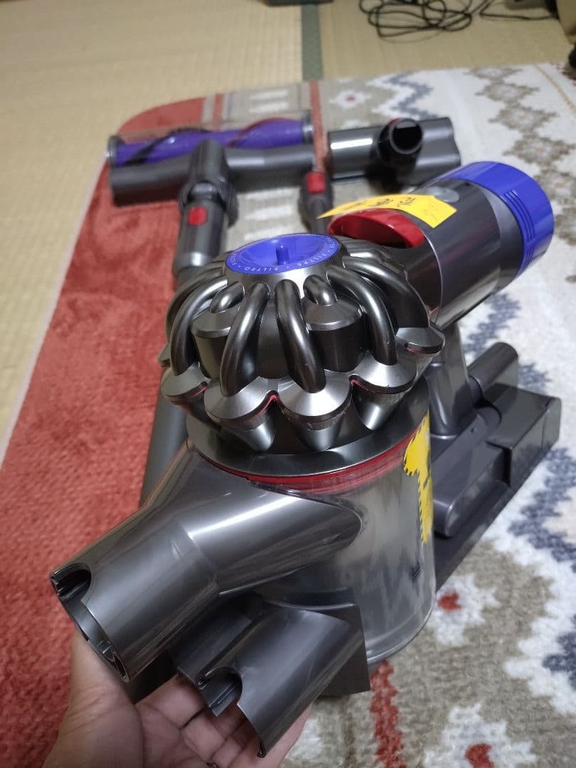 dysonダイソン Ｖ７コードレスクリーナー