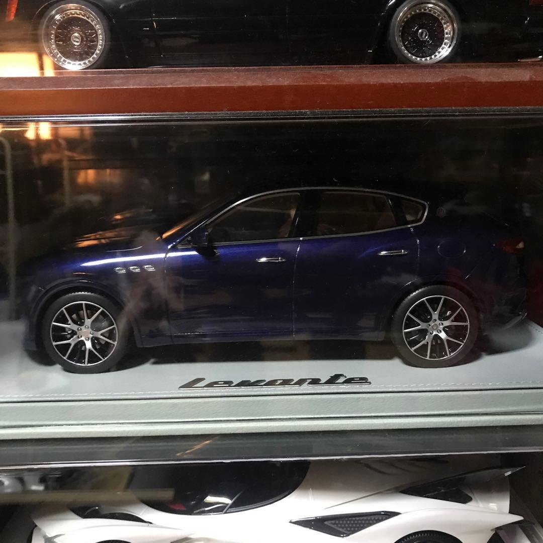 Maserati Levante ミニカー 1/18 ダークブルー