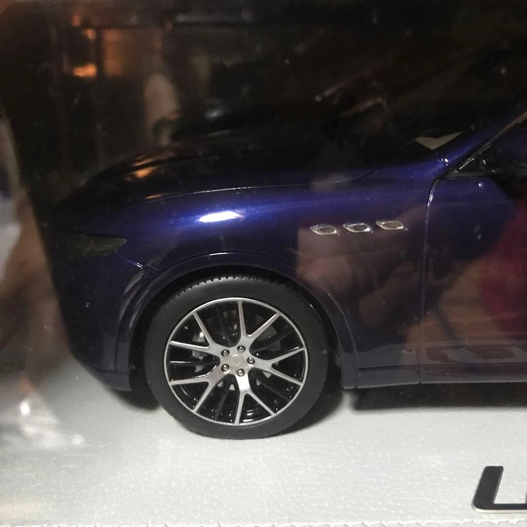 Maserati Levante ミニカー 1/18 ダークブルー