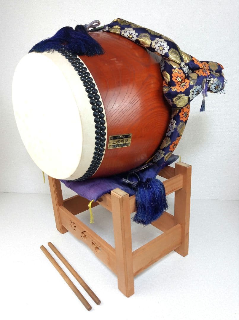 【上鳴保証】和太鼓　欅切り抜き胴　台付　*AN32
