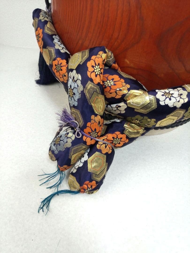 【上鳴保証】和太鼓　欅切り抜き胴　台付　*AN32