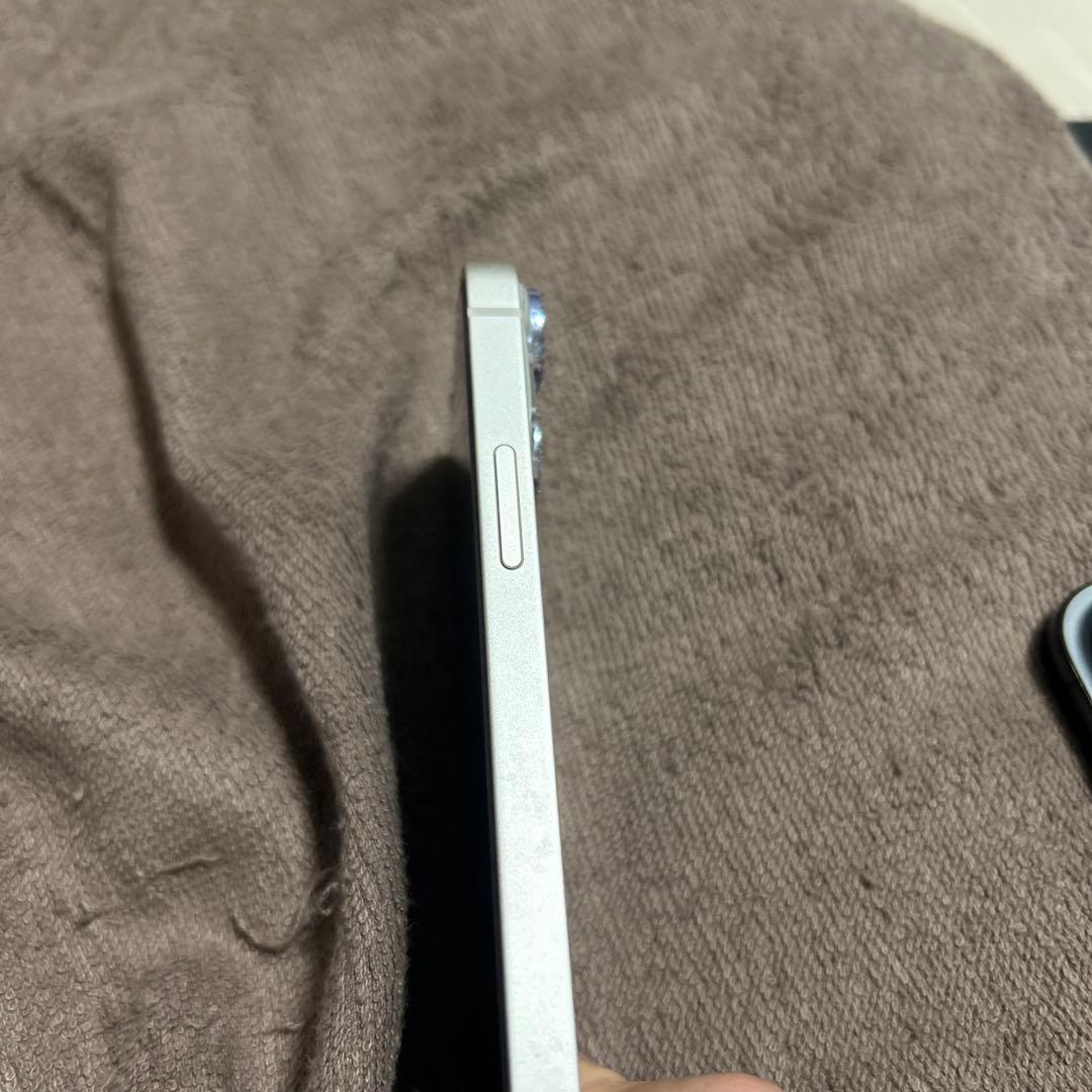 Apple iPhone 13 mini 本体 ホワイト simフリー