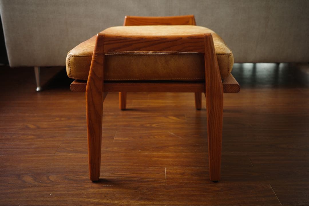 アクメファニチャーレザーオットマン