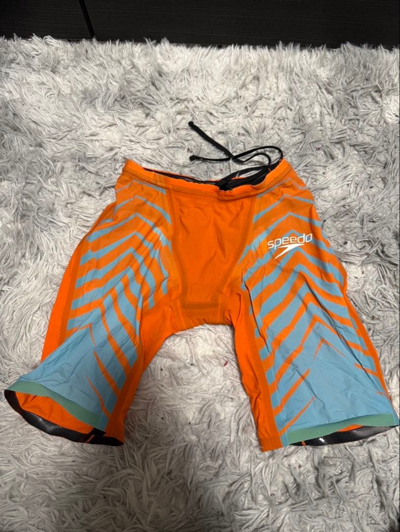 スピードLZR Pure Valorオレンジ　海外モデル