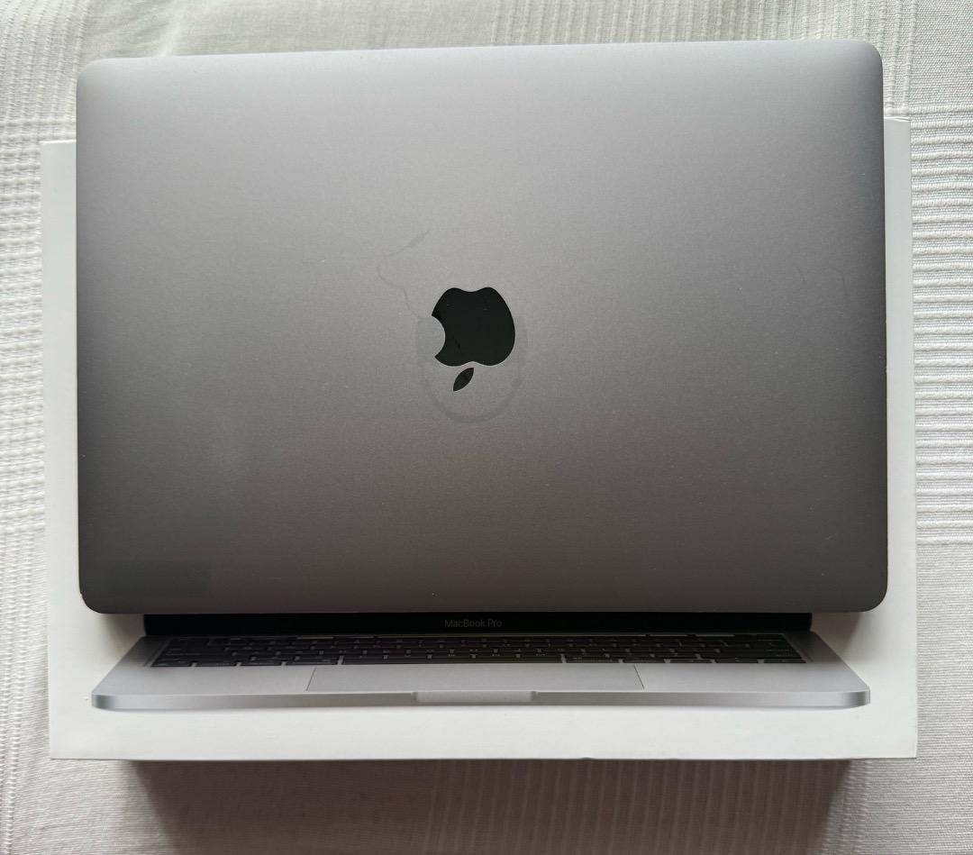 MacBook Pro M2。13インチ。16GB/256GB