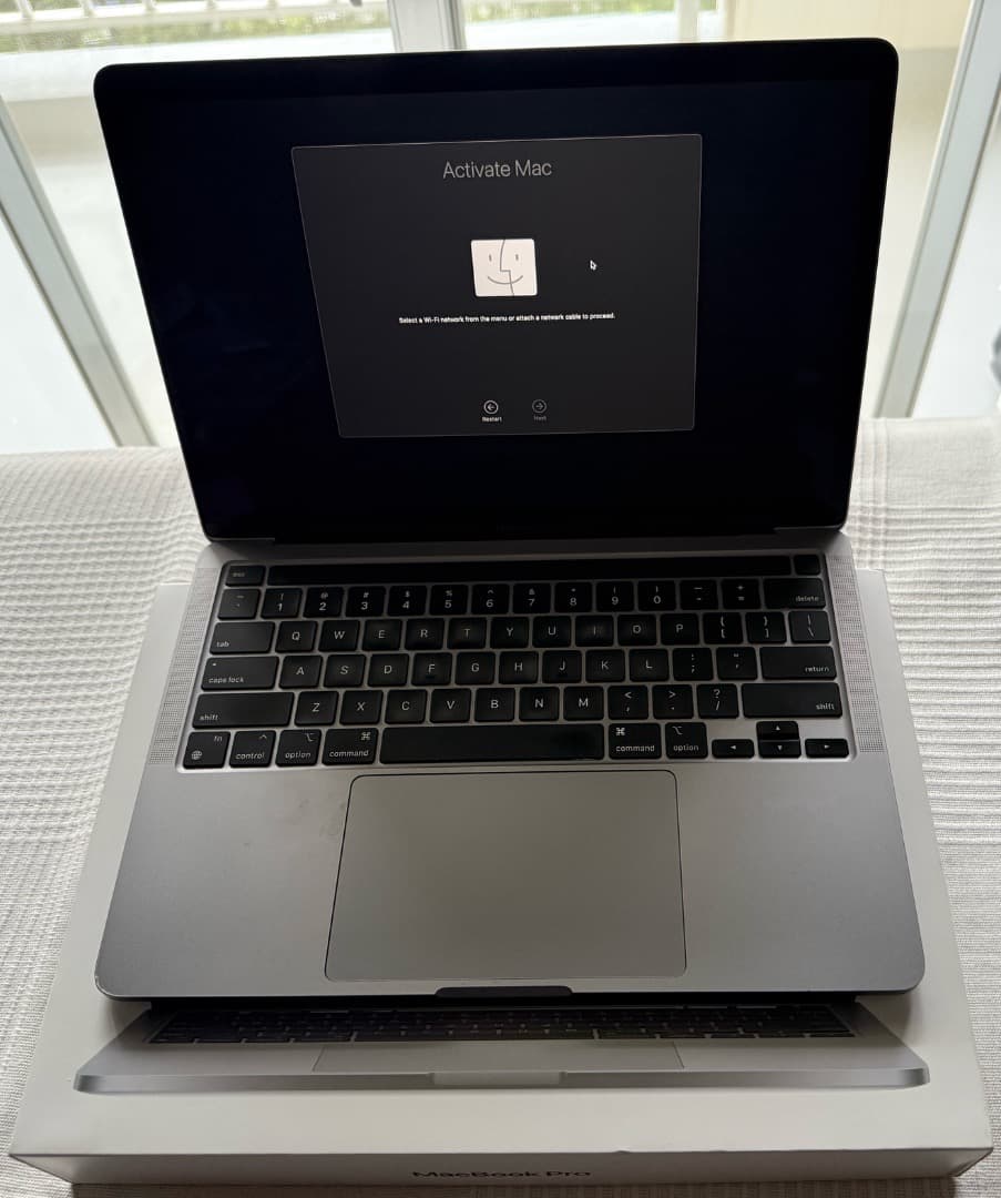 MacBook Pro M2。13インチ。16GB/256GB