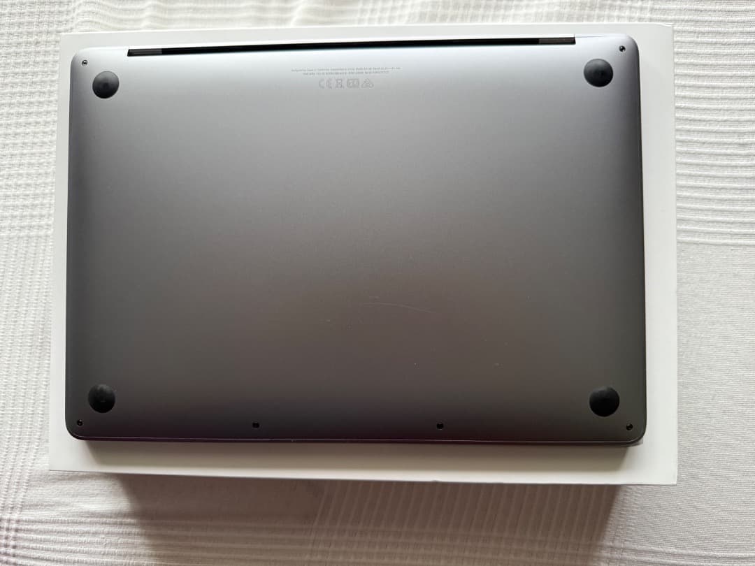 MacBook Pro M2。13インチ。16GB/256GB