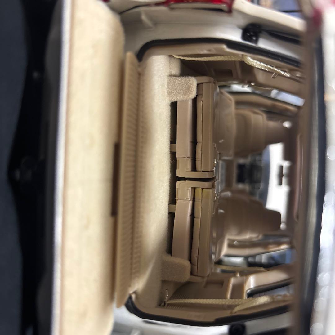 トヨタランドクルーザー200 1:18 ホワイト