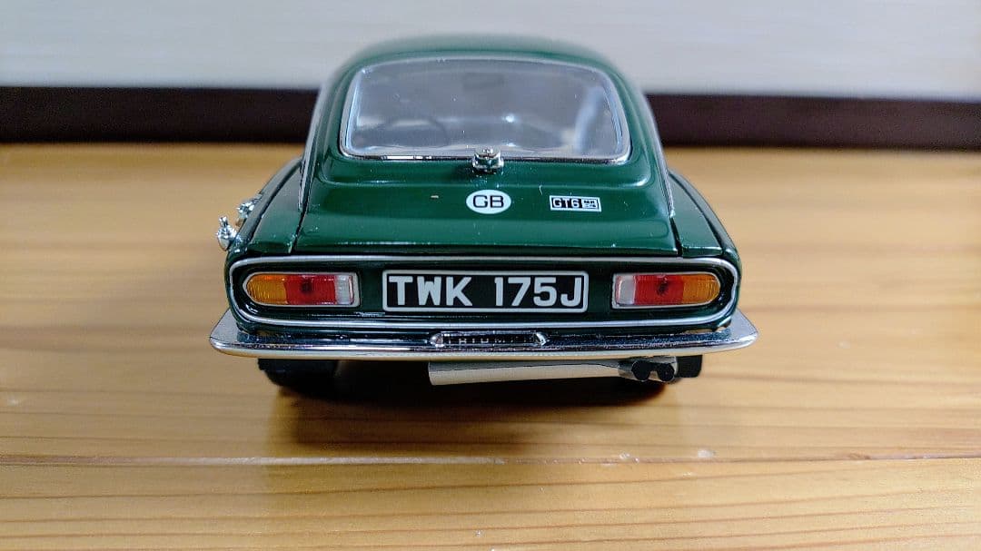 1/18　ミニカー　トライアンフ　GT6　MK3　スピットファイア　カスタム　改