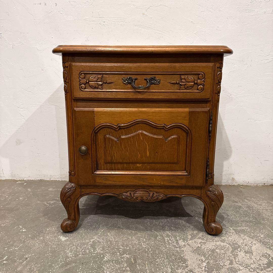 年末年始saleヴィンテージ　木製サイドテーブル　引き出し／扉収納付き　1