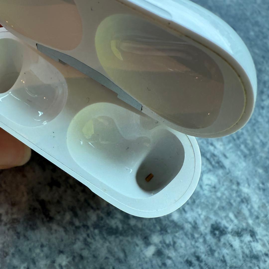 正規品！ AirPods Pro 第2世代 Lightning充電ケース付き