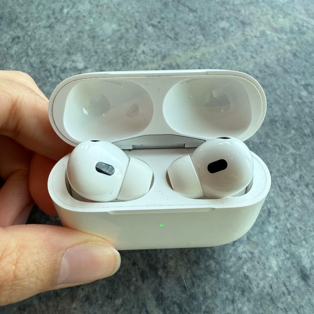 正規品！ AirPods Pro 第2世代 Lightning充電ケース付き