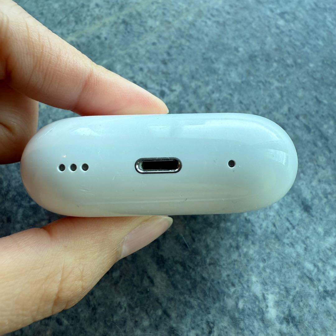 正規品！ AirPods Pro 第2世代 Lightning充電ケース付き