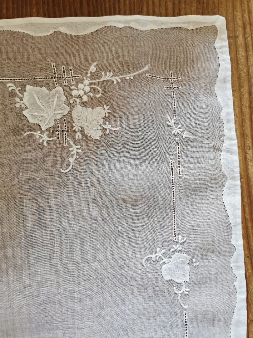 アンティークマーガブ オーガンジーレースクロス葡萄刺繍 ポルトガル マディラ至宝
