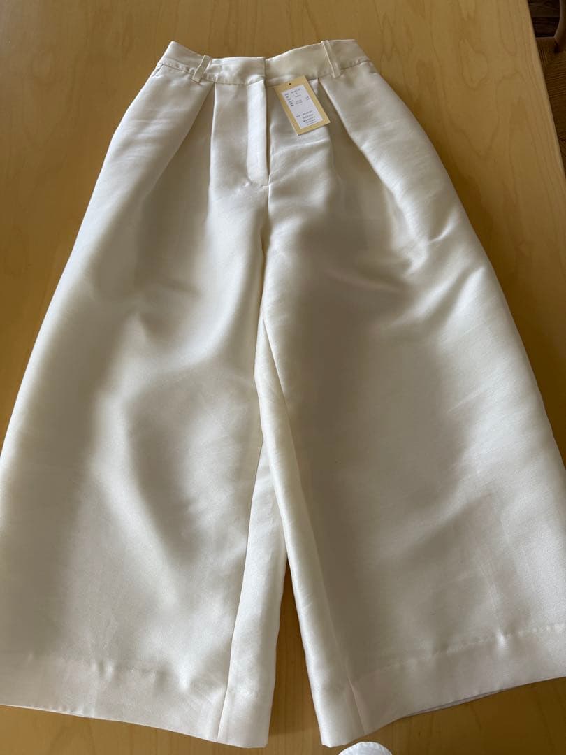 Heve シアーサテンフレアガウチョ　38 バニラ