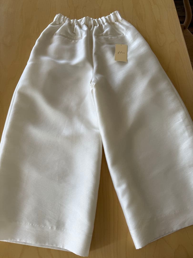 Heve シアーサテンフレアガウチョ　38 バニラ