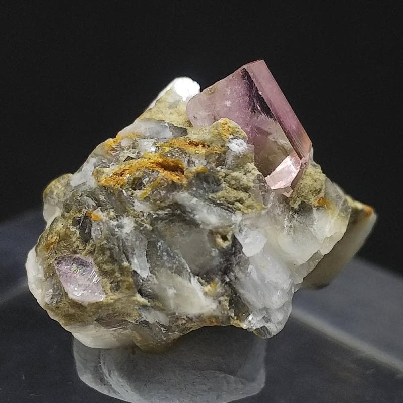 528 ピンクトパーズ トパーズ カトラン 結晶 母岩付 原石